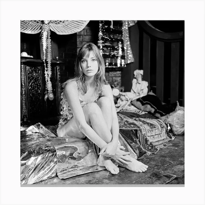 Jane Birkin At Home 1967 Canvas Print by Mirrorpix