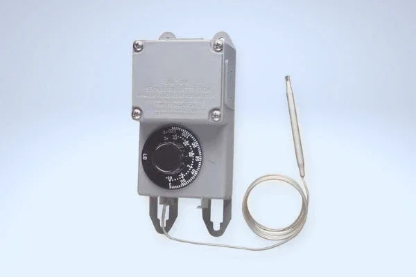 Line voltage controller 120v – 277v, NEMA 4X enclosure with remote temperature sensor