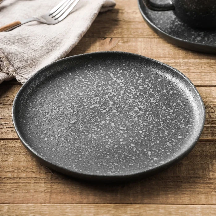 Tom Stoneware Salad Plate – Black And White Reflection