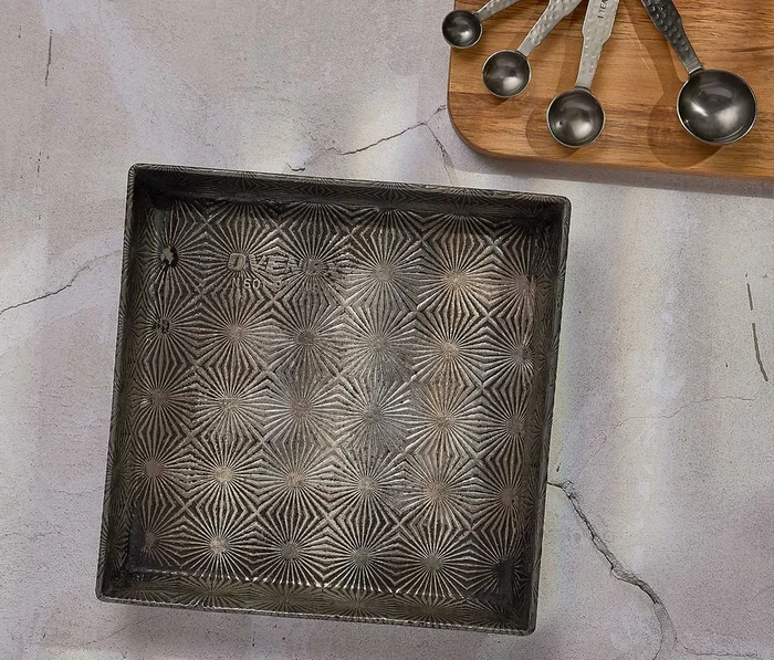 Vintage Ovenex Starburst 9 x 9 Square Baking Pan