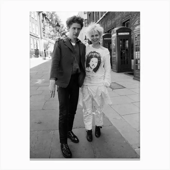 Vivienne Westwood And Malcolm Mclaren Canvas Print by Mirrorpix